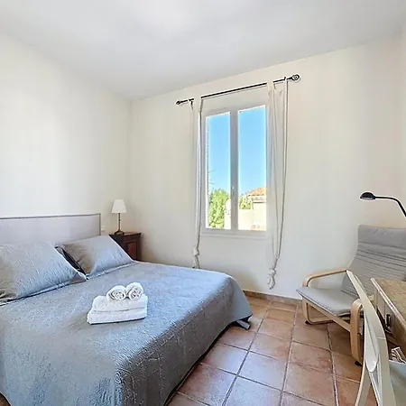 Grande Maison Avec Vue Et Jacuzzi Au Coeur De * Calvi (Corsica)