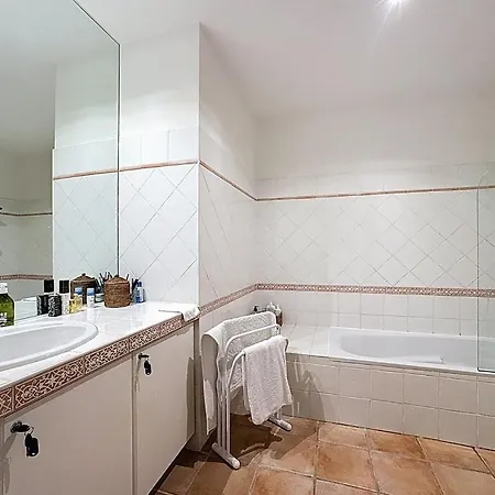 Villa Grande Maison Avec Vue Et Jacuzzi Au Coeur De Calvi (Corsica)