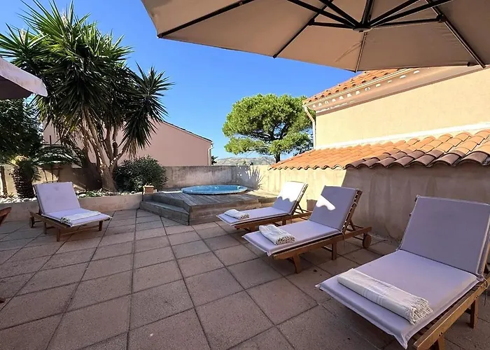 Villa Grande Maison Avec Vue Et Jacuzzi Au Coeur De Calvi (Corsica)
