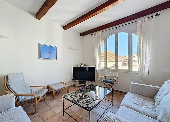 Grande Maison Avec Vue Et Jacuzzi Au Coeur De Villa Calvi (Corsica)