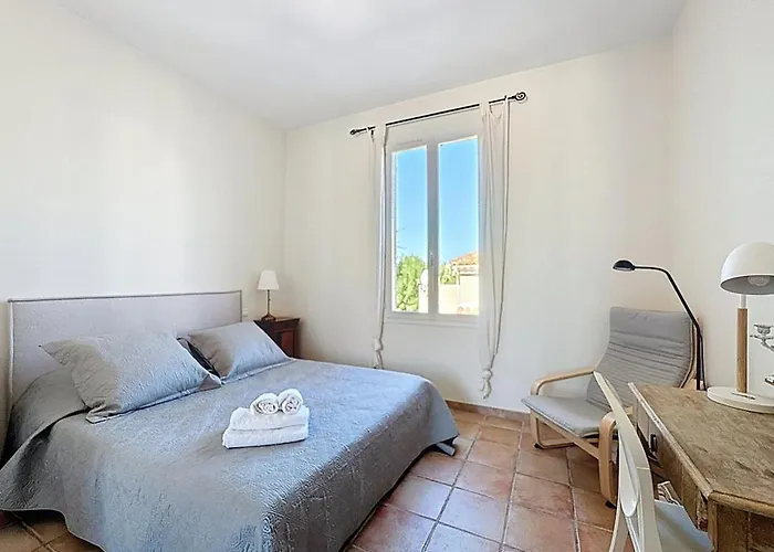 Grande Maison Avec Vue Et Jacuzzi Au Coeur De * Calvi (Corsica)